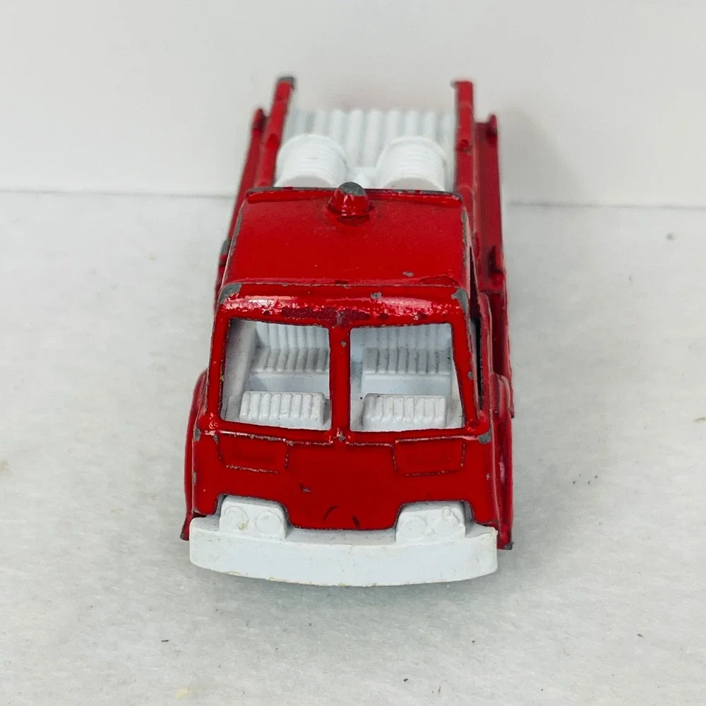 Vintage Tootsietoy Diecast Fire Truck Red White Pumper Emergency Vehicle Toy